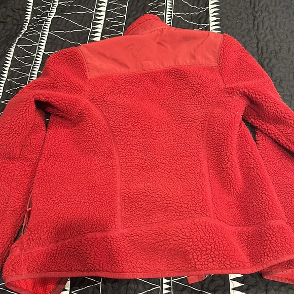 Patagonia red Sherpa jacket - Picture 4 of 4